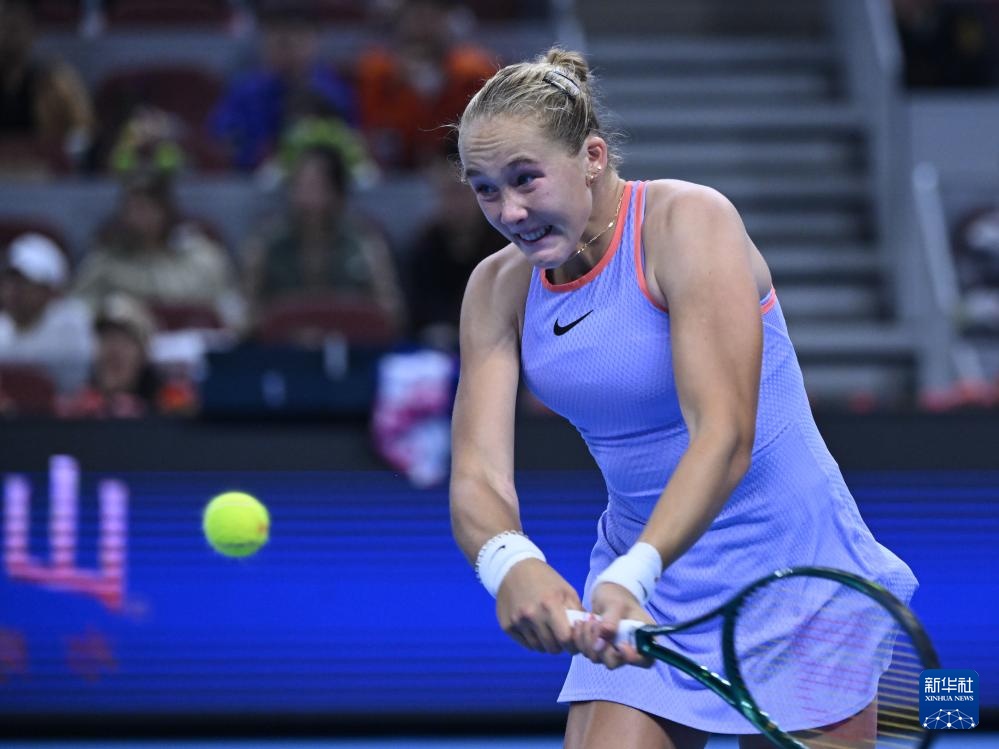 这位年轻选 这位年轻选